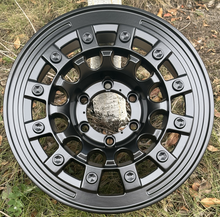 T-258 17"-Matt Black+Black Rivets thumbnail